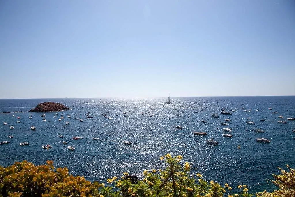 Kerstin Bruns - Apartamento La Illa With Sea View Apartment Tossa de Mar Spain
